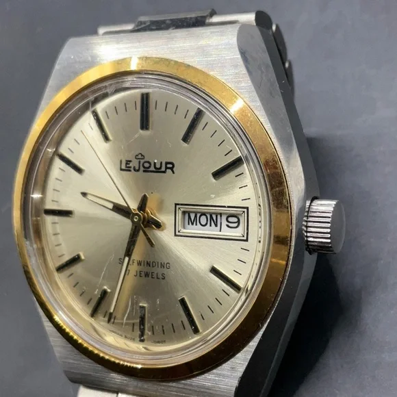 Vintage Le Jour 17 Jewels Self Winding Two Tone Mens Watch